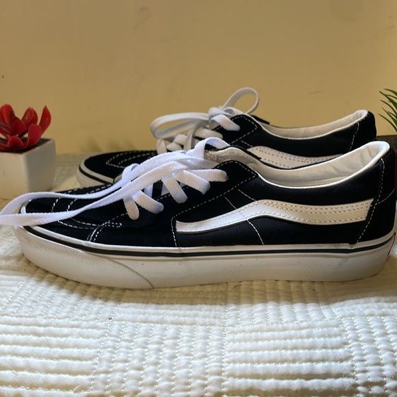 Vans - Picture 3 of 8